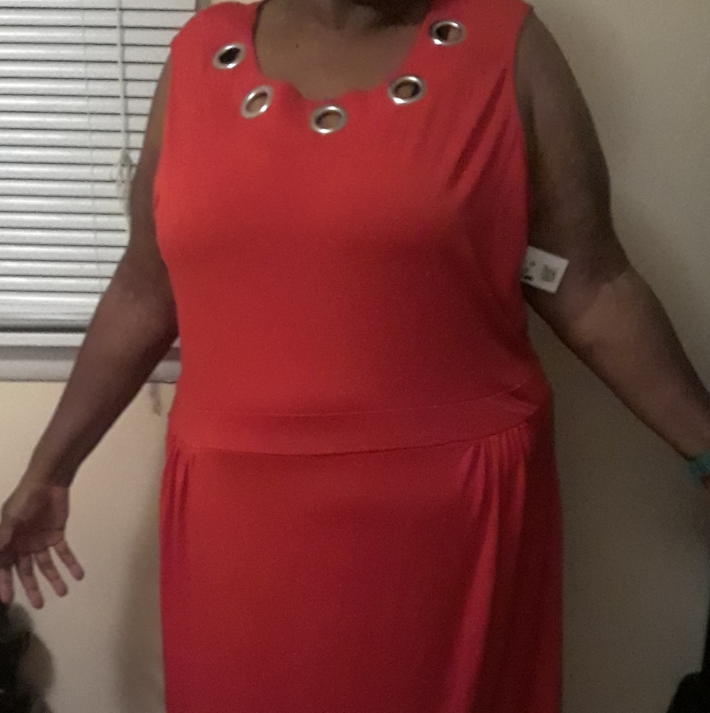 PLUS SIZE ๐ Red Dress - Picture 2 of 5
